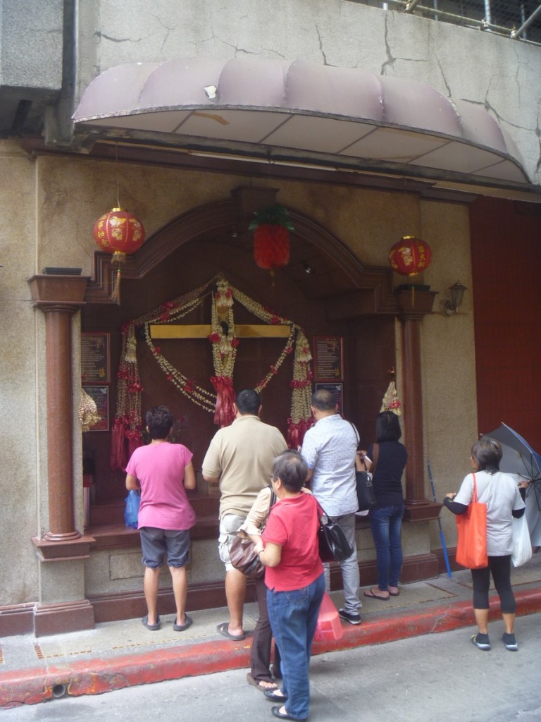 A roadside shrine dedicated to Sto. Cristo de Longos